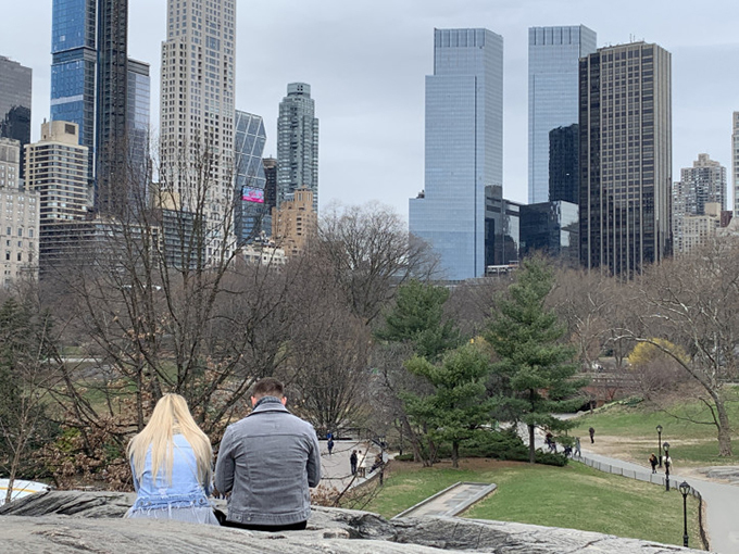 Central Park, địa điểm vui chơi, tham quan quen thuộc của người dân thành phố và khách du lịch, hiện trái ngược với khung cảnh đông nghẹt thở ngày thường.