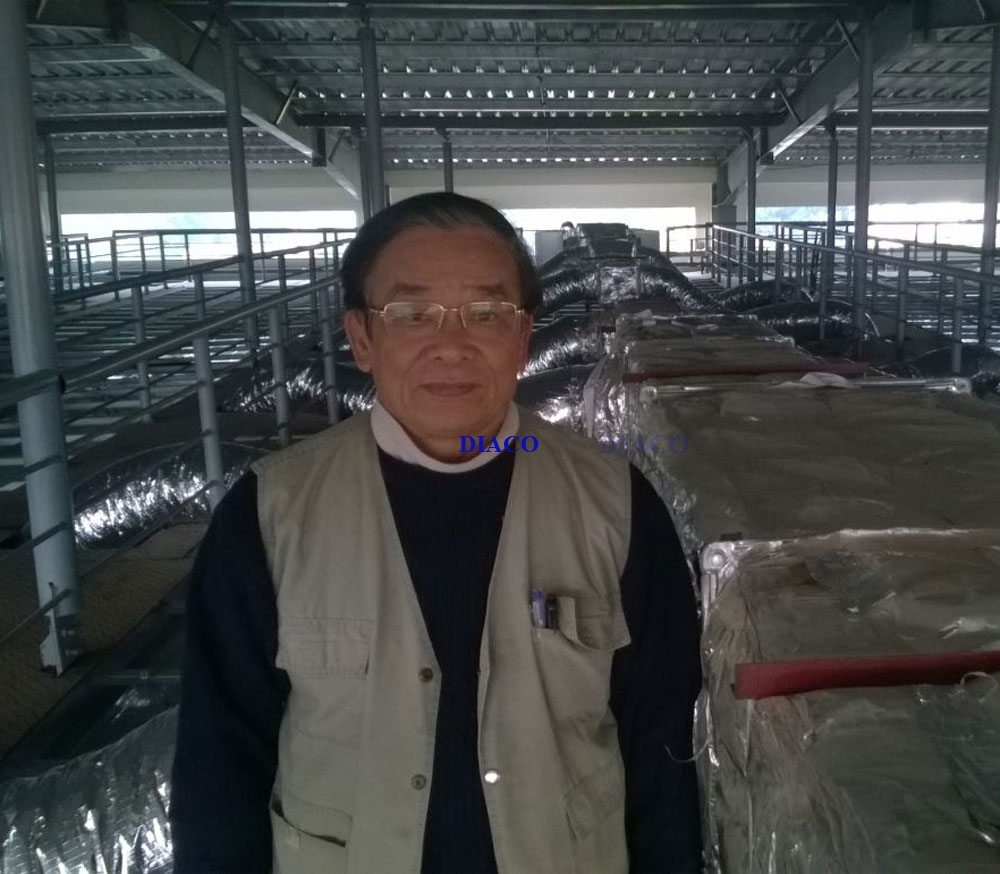 TGĐ công ty ông Đinh Văn Hiền trực tiếp kiểm tra hệ thống phân phối gió lạnh